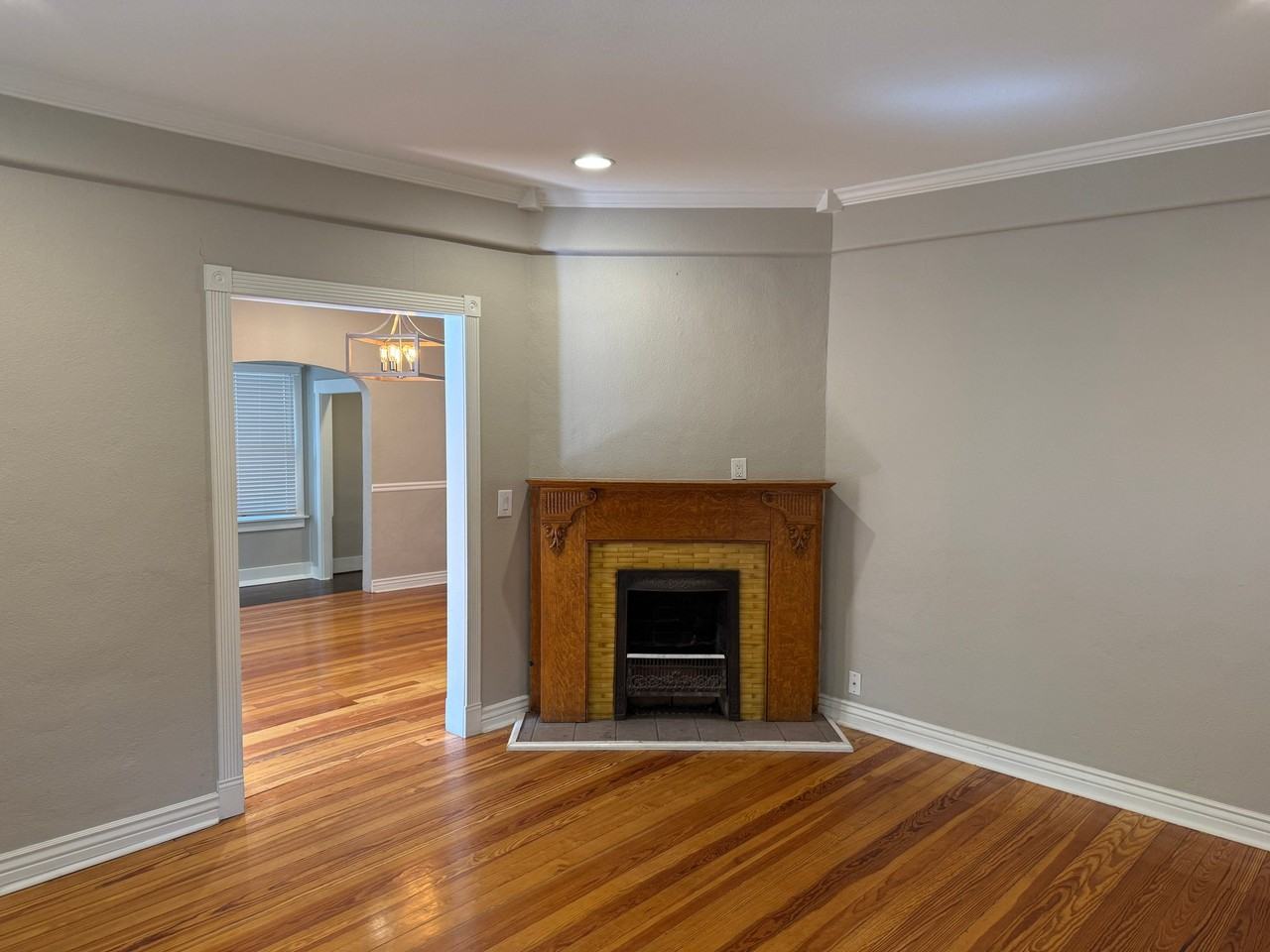 518 W Platte Ave - Photo 4 of 20