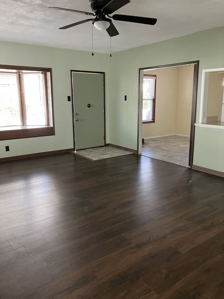 424 28th St - Photo 3 of 20