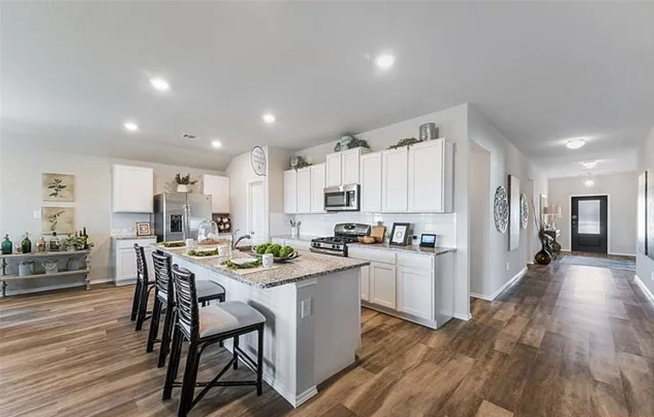 1615 Day Lily St - Photo 4 of 20