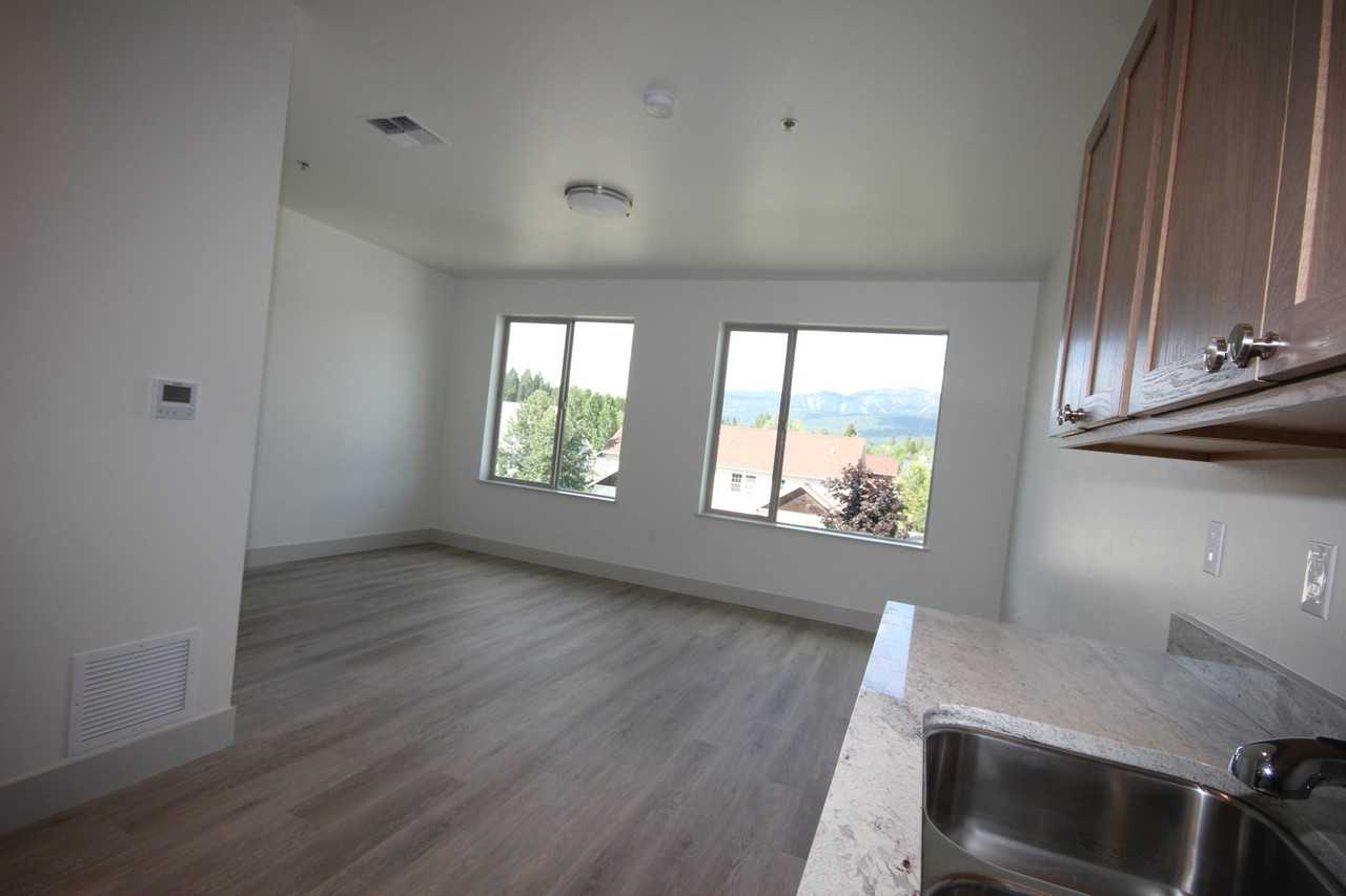 110 Colorado Ave - Photo 4 of 5