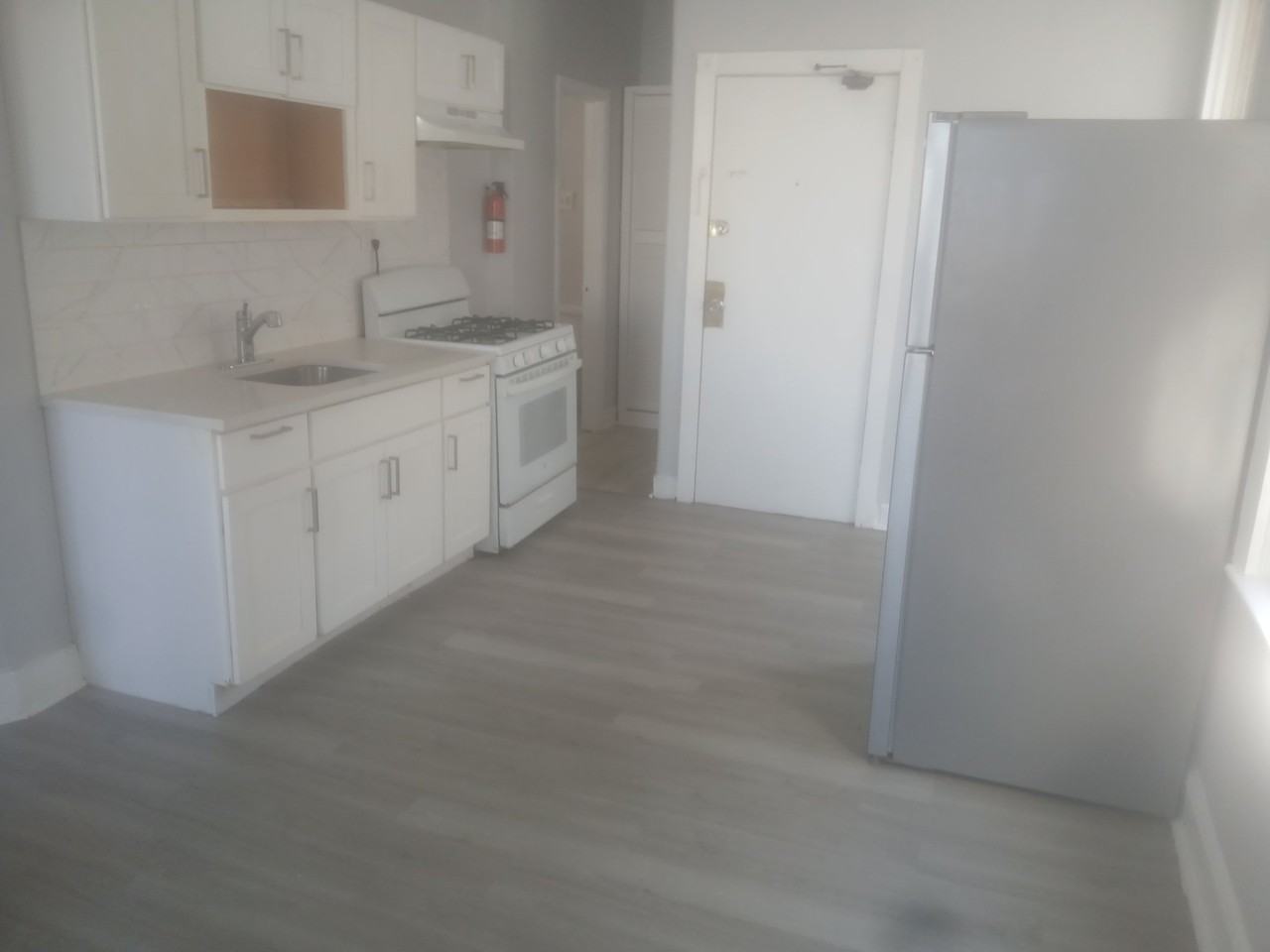 174 Garfield Ave #4 - Photo 4 of 5