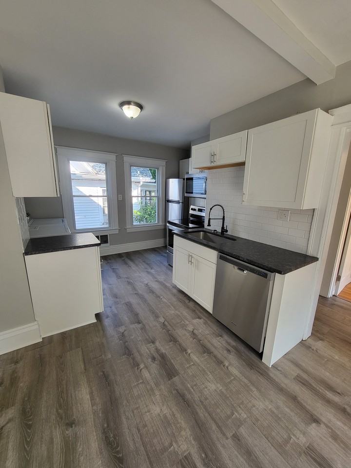 1136 Monroe Ave #A - Photo 4 of 18