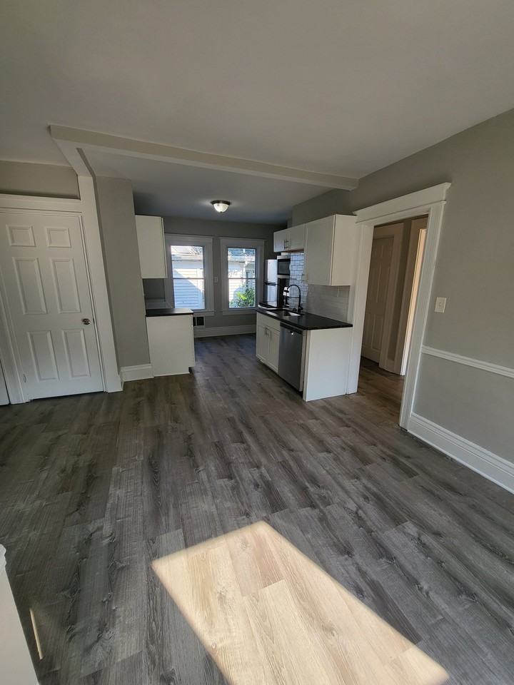 1136 Monroe Ave #A - Photo 5 of 18