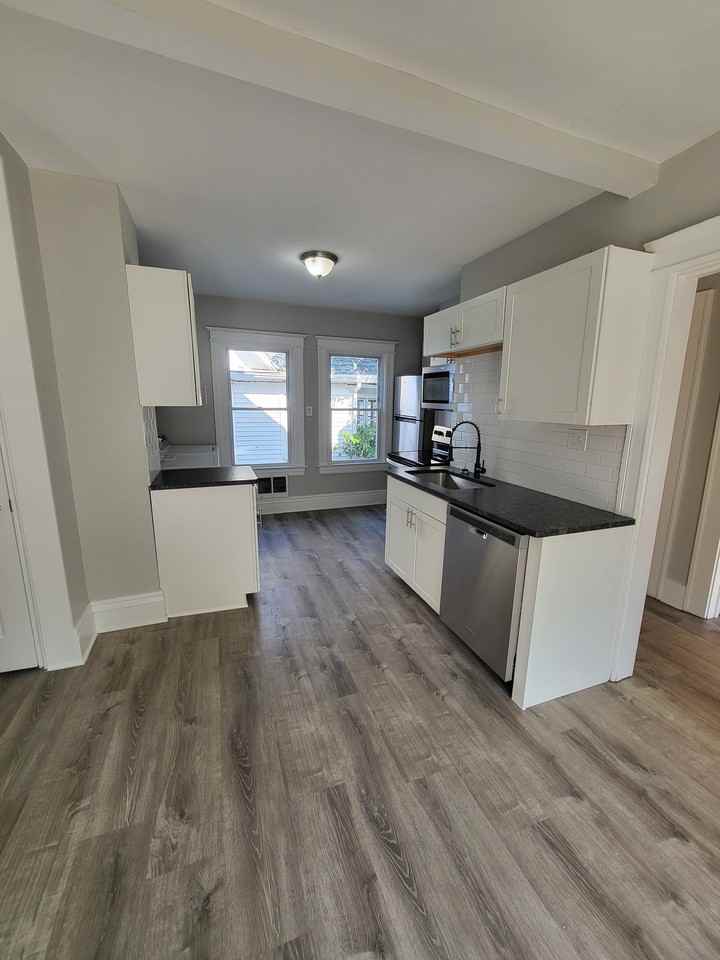 1136 Monroe Ave #A - Photo 6 of 18