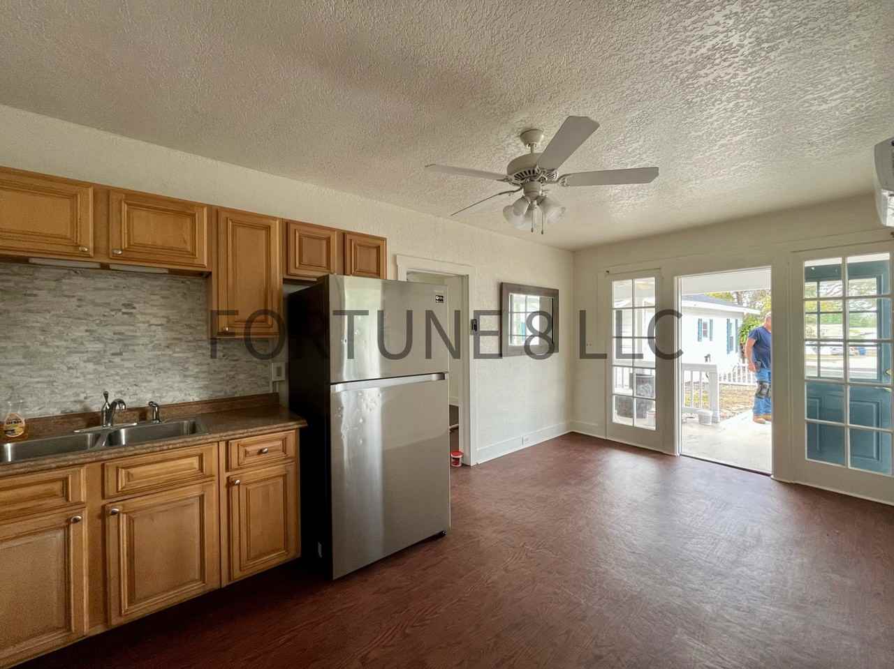 325 Matlo Ave - Photo 2 of 14