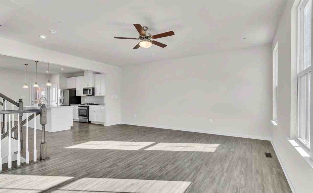 10999 Oswestry St - Photo 5 of 20