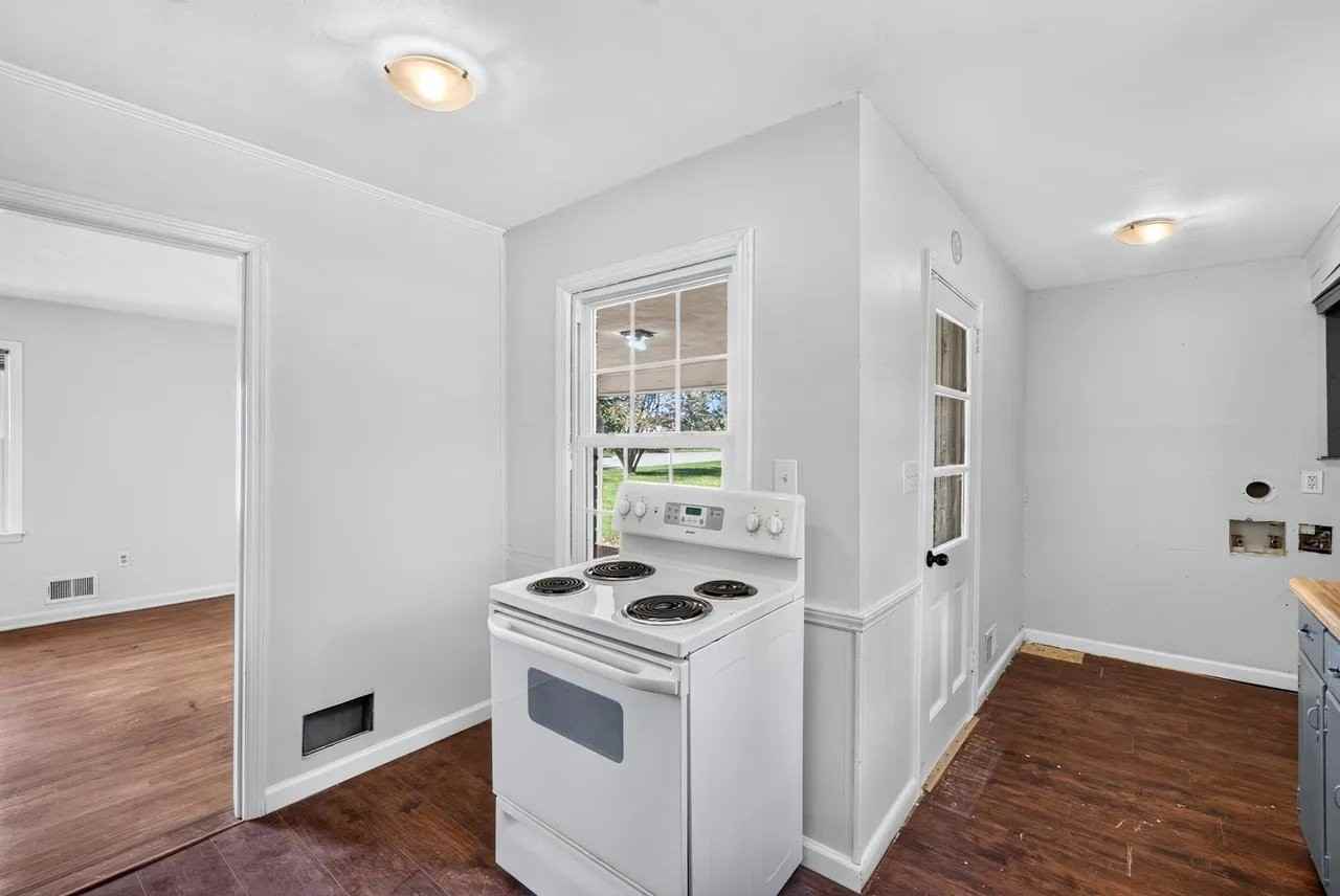 151A Woodhaven Dr - Photo 6 of 20