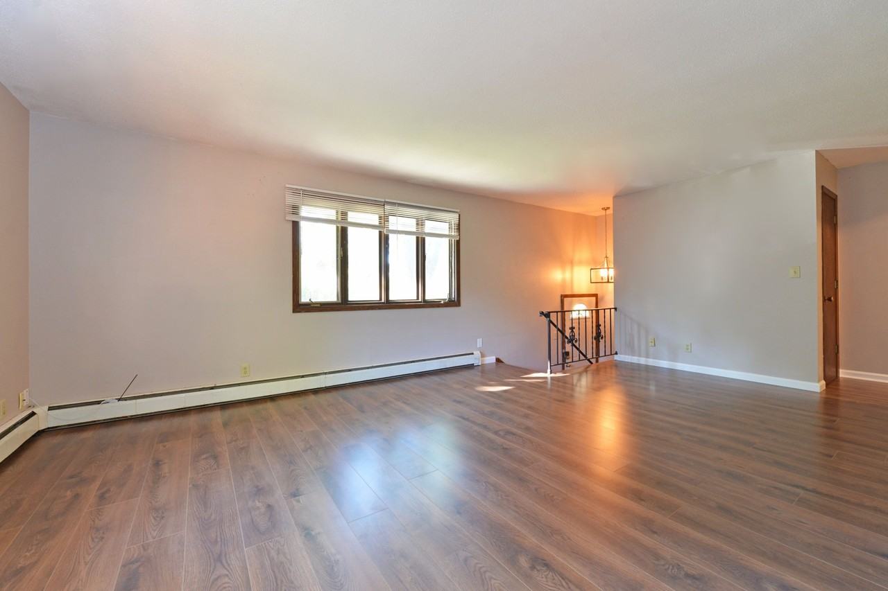 547 Allen Ave - Photo 3 of 14