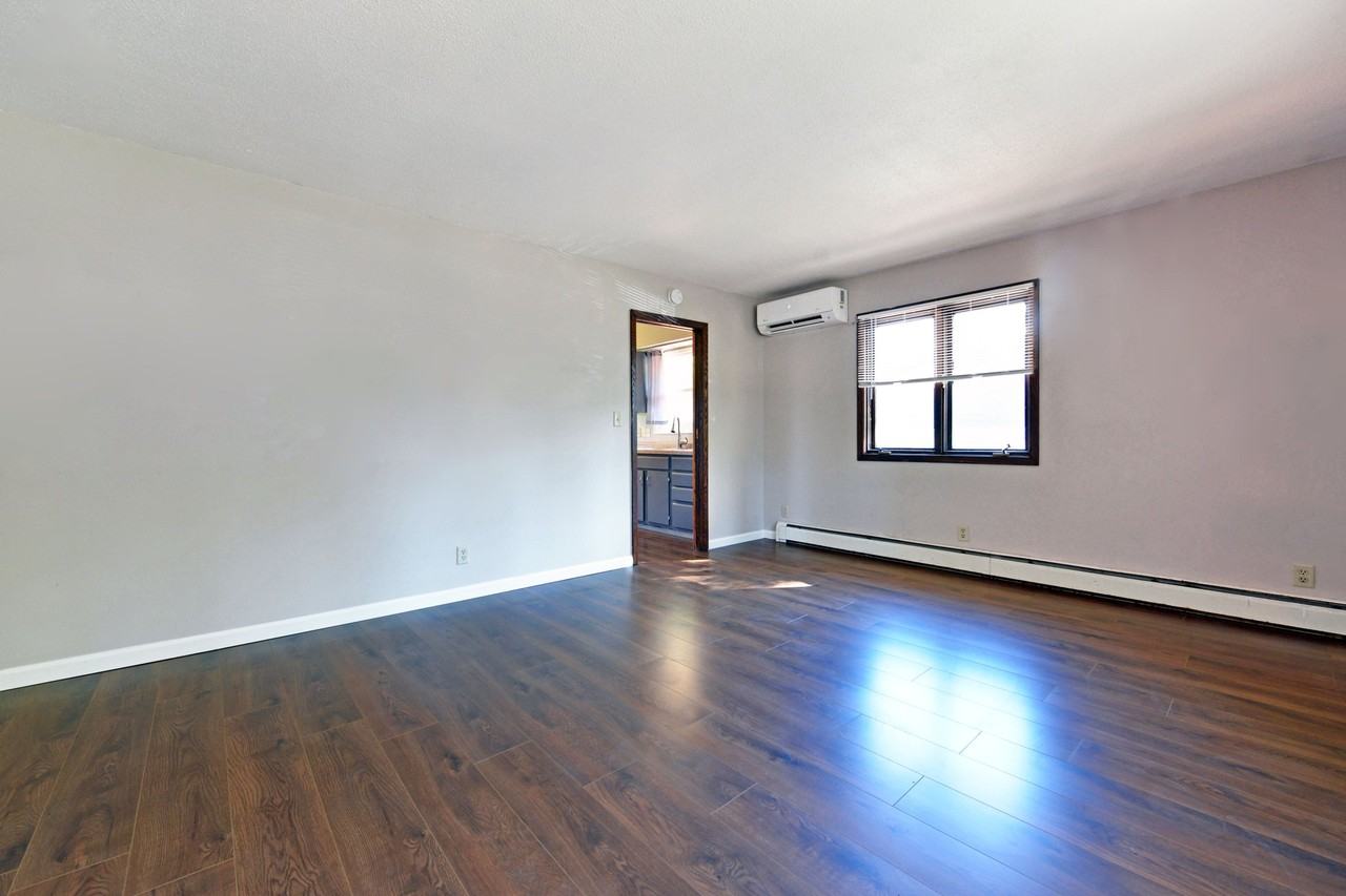 547 Allen Ave - Photo 5 of 14