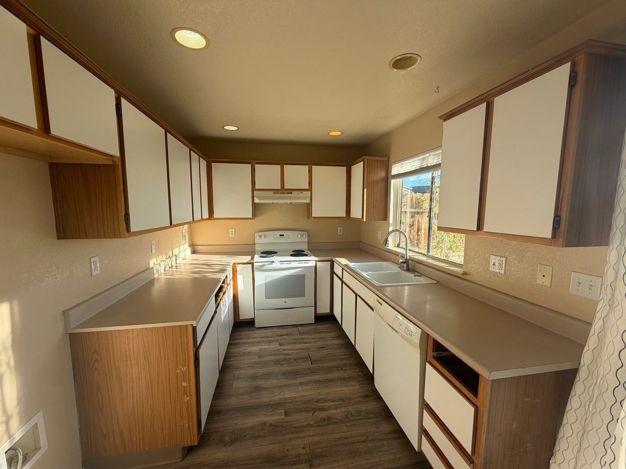 507 Northgate Dr #B - Photo 2 of 15