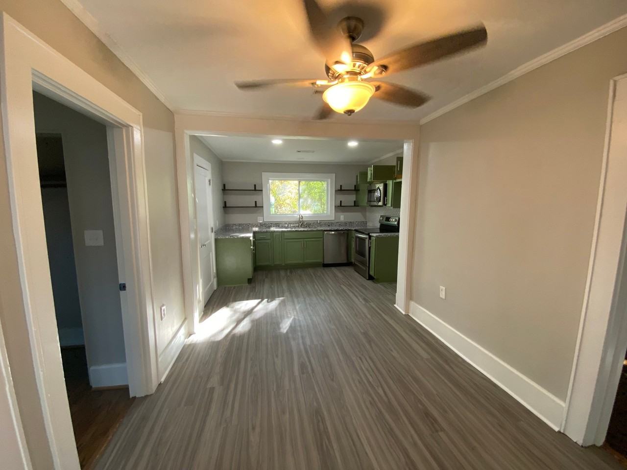 714 Snow St - Photo 3 of 17