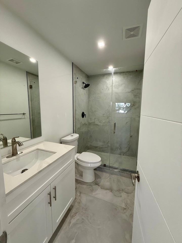 7925 Carlyle Ave - Photo 2 of 7
