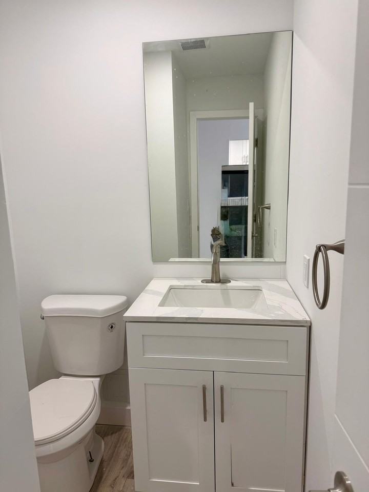 7925 Carlyle Ave - Photo 5 of 7