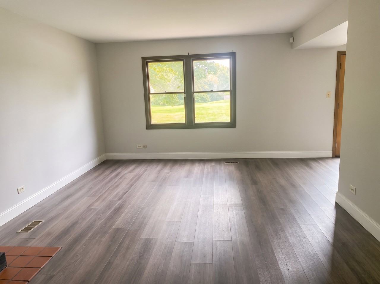 216 Cherry Ct - Photo 3 of 9