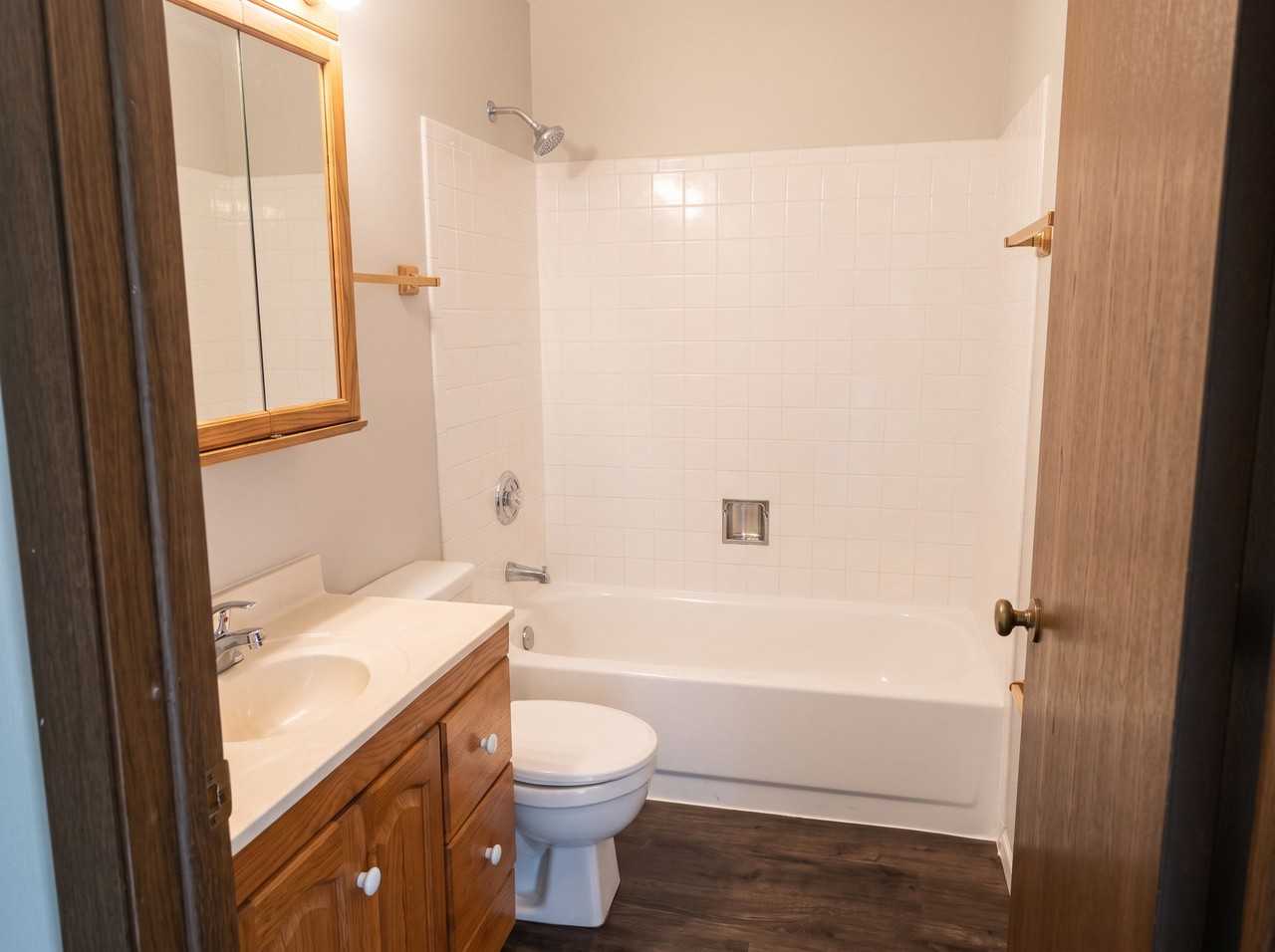 216 Cherry Ct - Photo 4 of 9