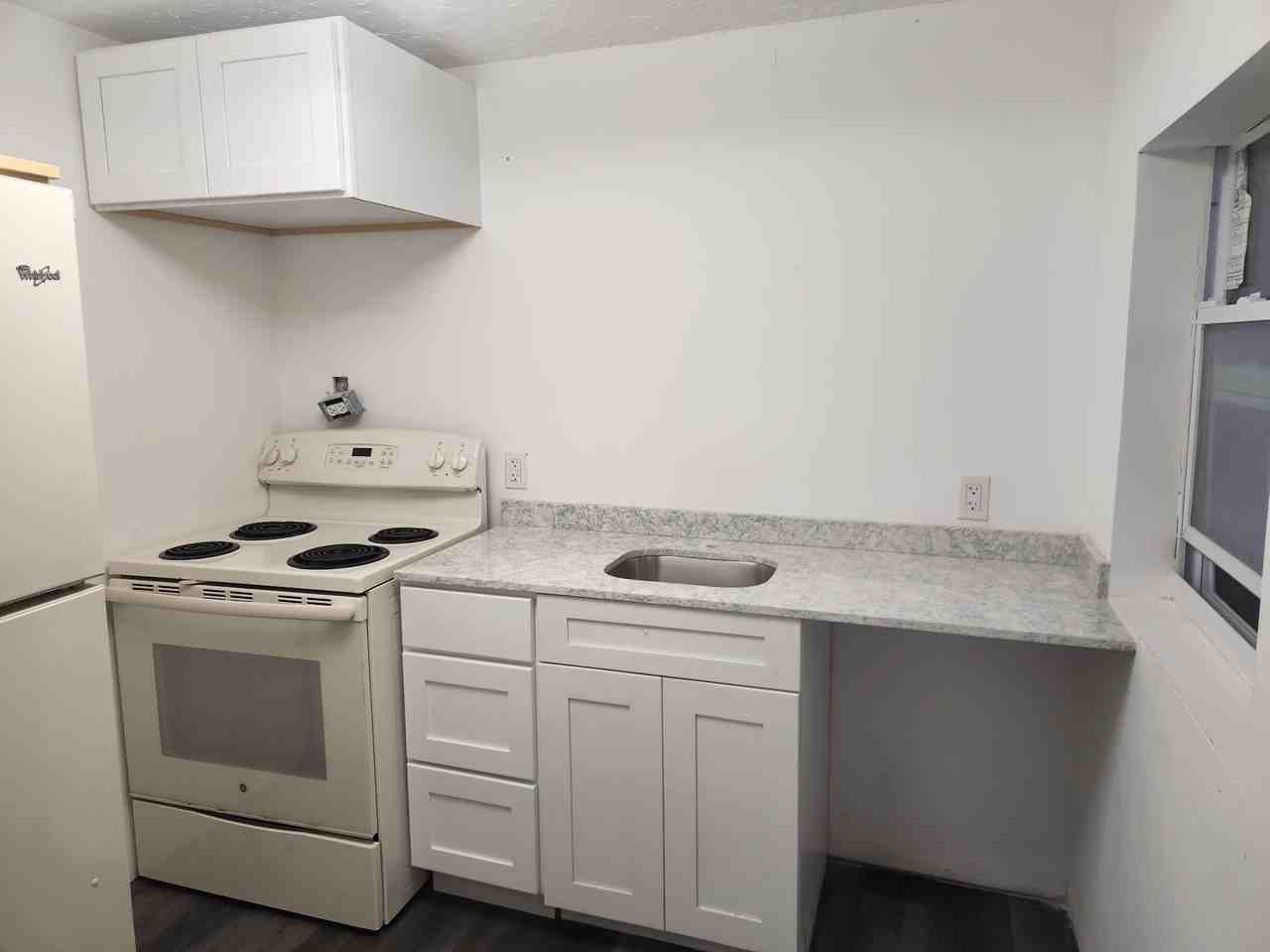 333 Iowa Ave - Photo 3 of 15