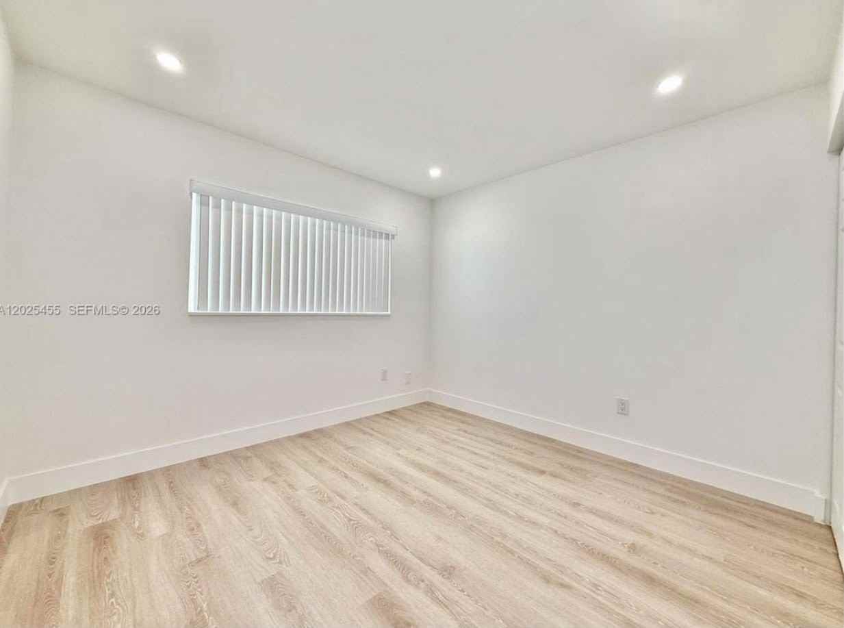 9641 Sw 20th Ter - Photo 7 of 12