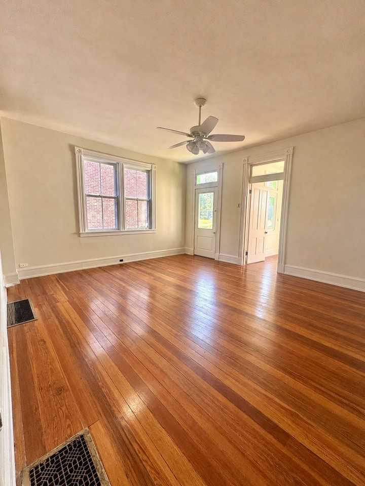 3036 Junietta Ave - Photo 4 of 17