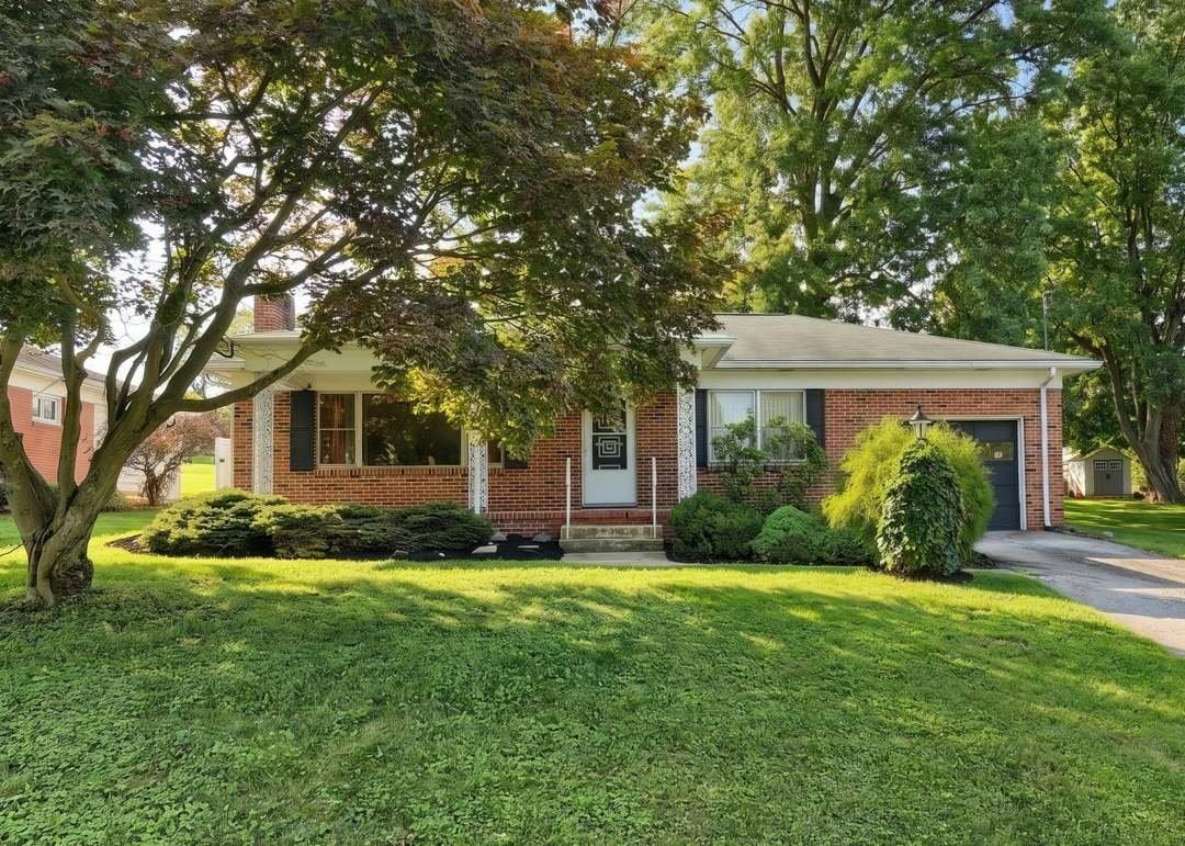 22 Crestview Dr - Photo 3 of 19