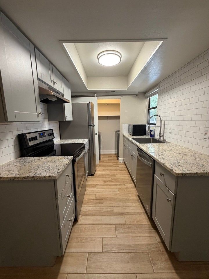 1281 E Ridge Meadow Ln #8D - Photo 4 of 16