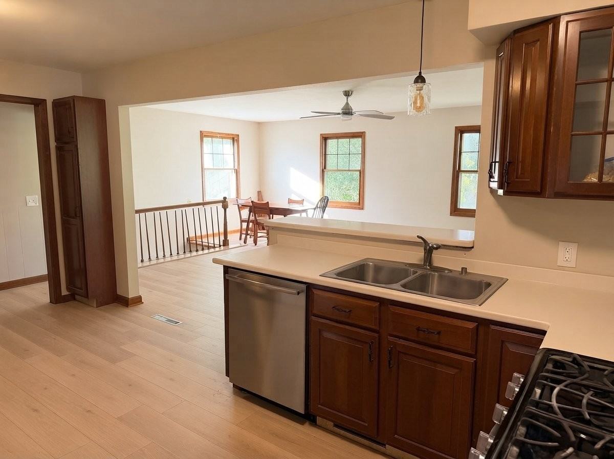 618 Clyde St - Photo 5 of 15