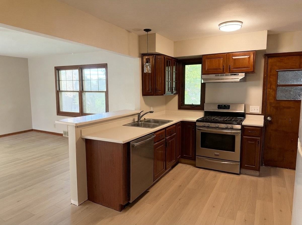 618 Clyde St - Photo 6 of 15