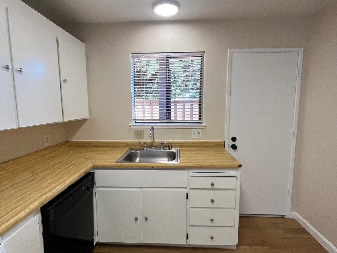 2415 Olivera Rd #10 - Photo 6 of 16