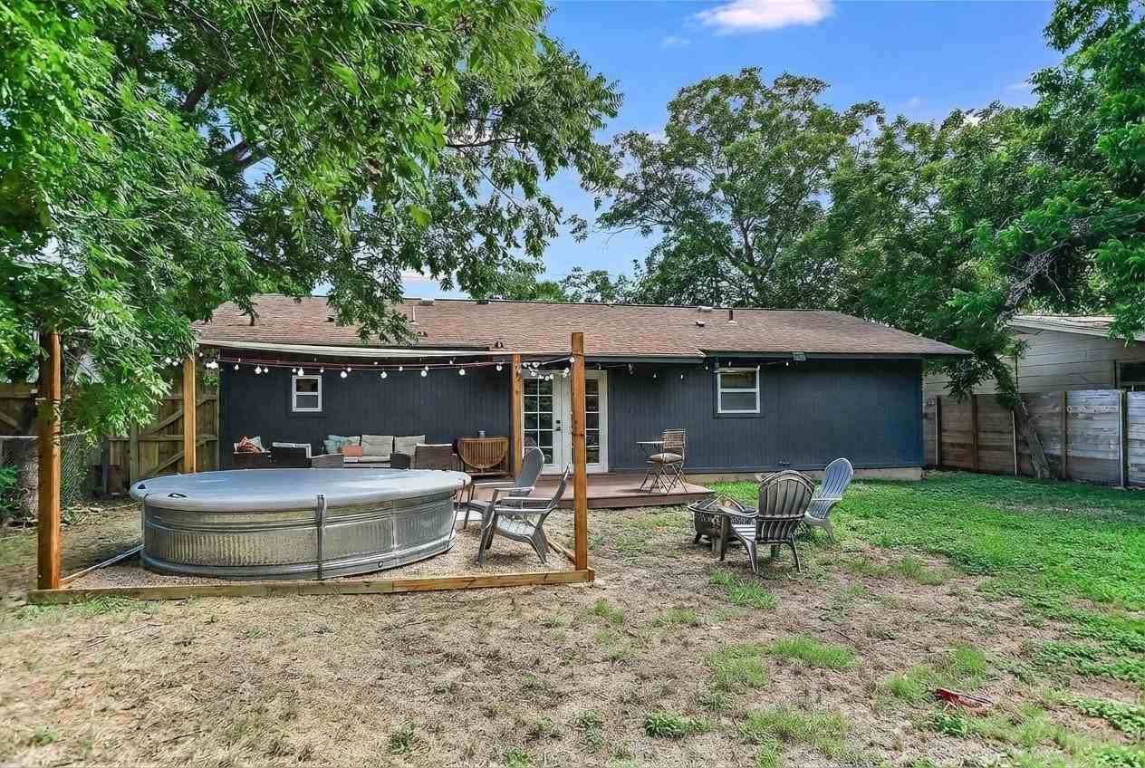 805 Eberhart Ln - Photo 2 of 15