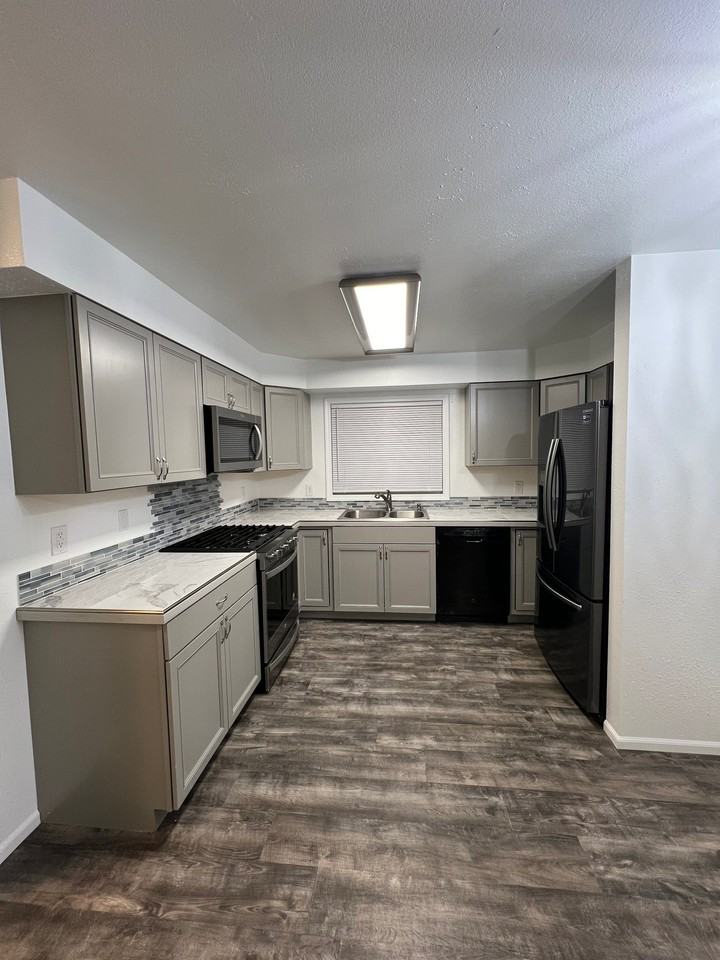 5865 E Bogard Rd #1 - Photo 4 of 12