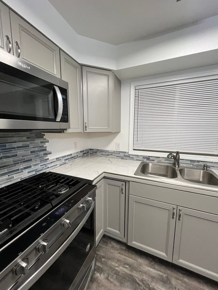 5865 E Bogard Rd #1 - Photo 6 of 12