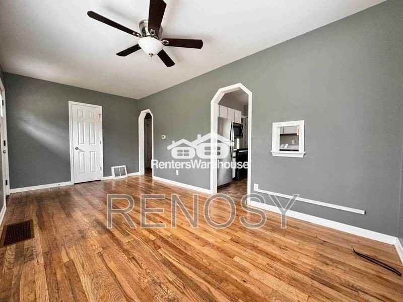 6111 Francis Ave - Photo 4 of 18