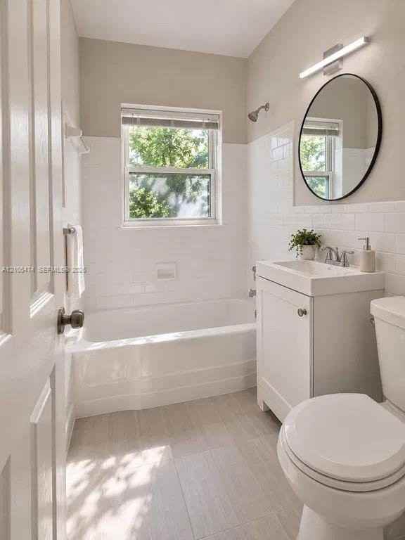 2707 Lincoln St #20 - Photo 3 of 7
