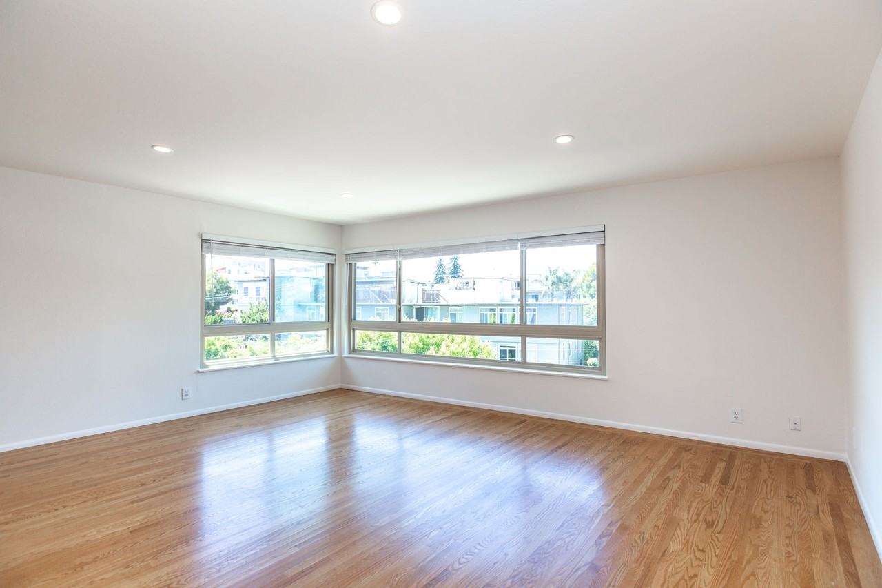 355 Staten - Photo 6 of 25