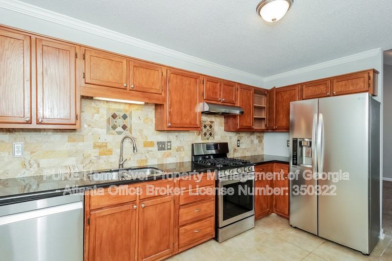 6811 Wood Gate Way - Photo 4 of 17
