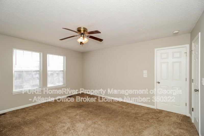 6811 Wood Gate Way - Photo 7 of 17