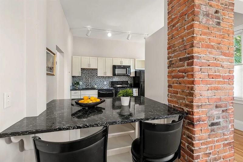 392 Norfolk St #1 - Photo 4 of 10