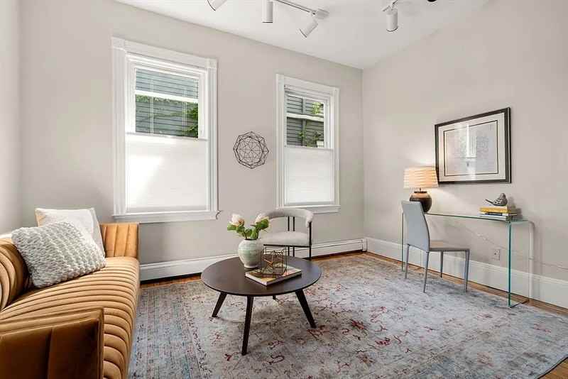 392 Norfolk St #1 - Photo 7 of 10