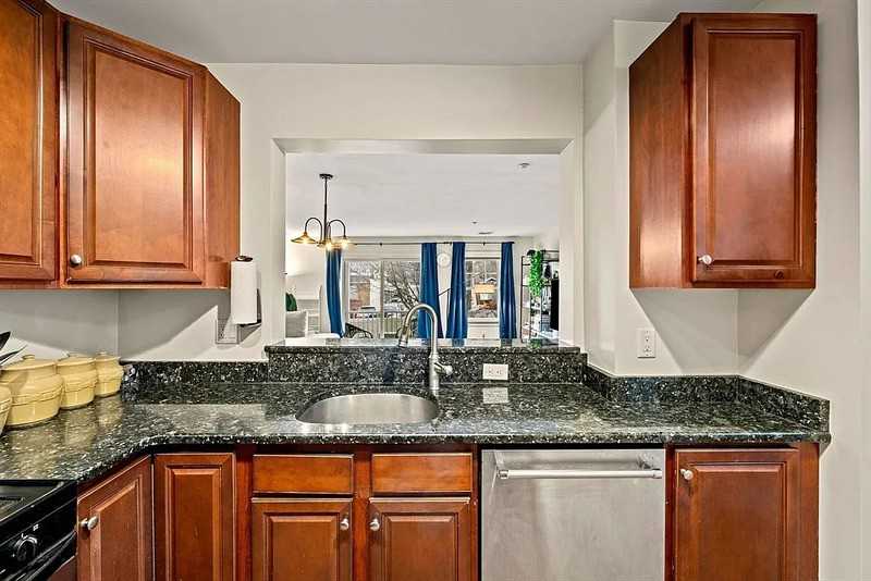 11 Cheriton Rd #102 - Photo 4 of 25