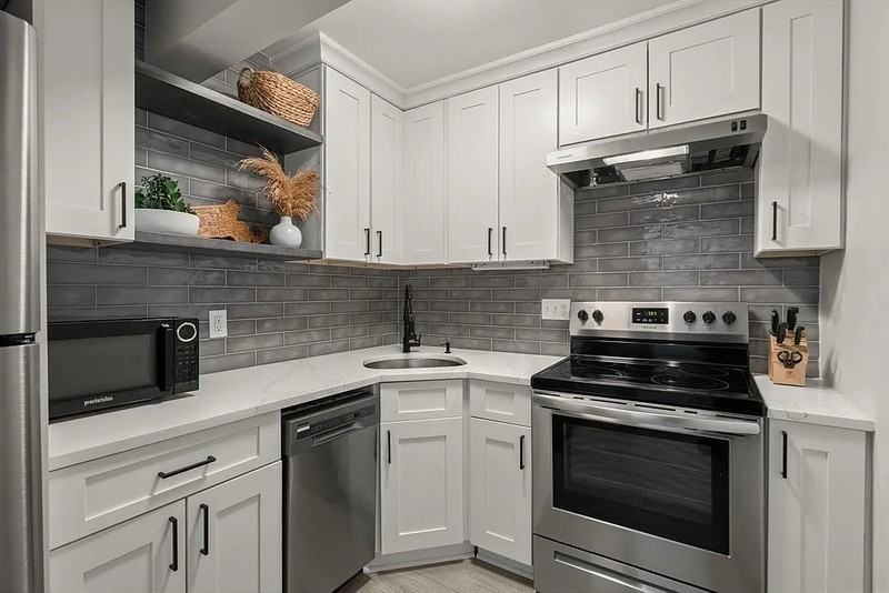 400 Savin Hill Ave #6 - Photo 3 of 16