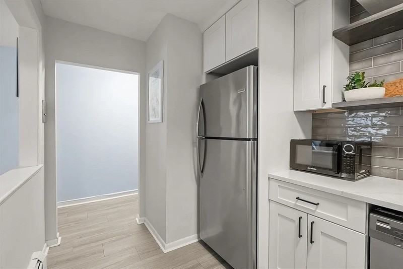 400 Savin Hill Ave #6 - Photo 4 of 16