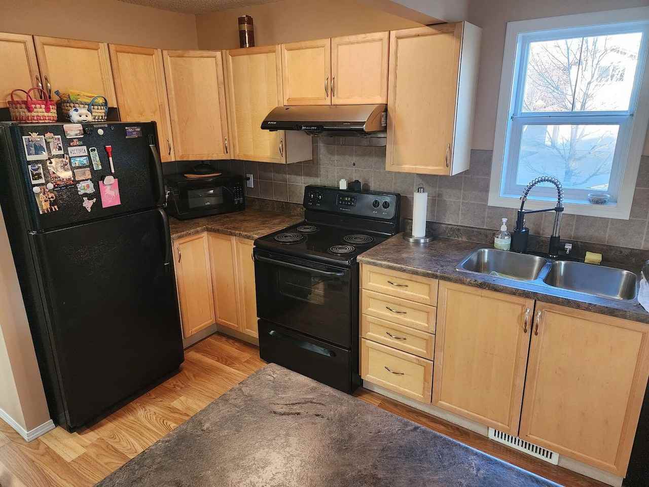 21303 48 Ave Nw - Photo 5 of 13