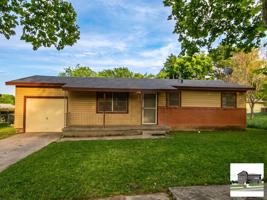 featured image of 2121 Circle Dr