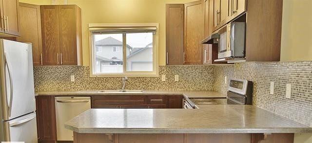21123 59 Ave Nw - Photo 6 of 16