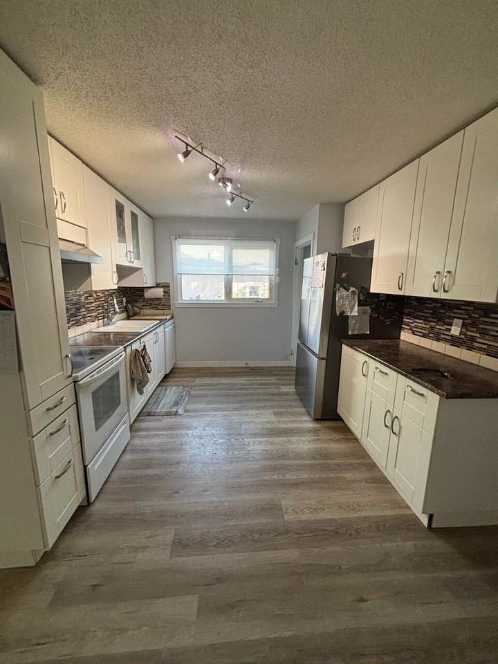 4901 43 Ave - Photo 4 of 14