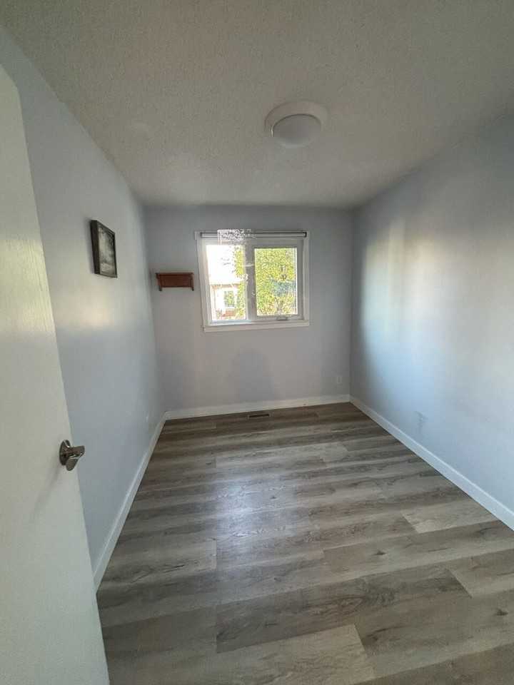 4901 43 Ave - Photo 6 of 14