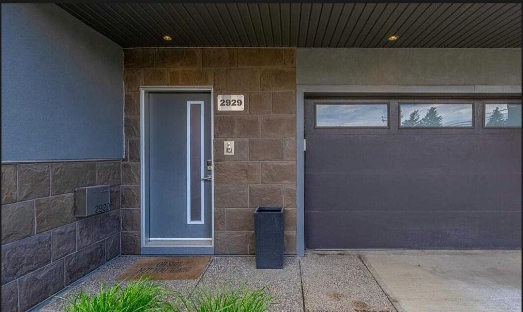 2929 17 St Sw - Photo 4 of 44