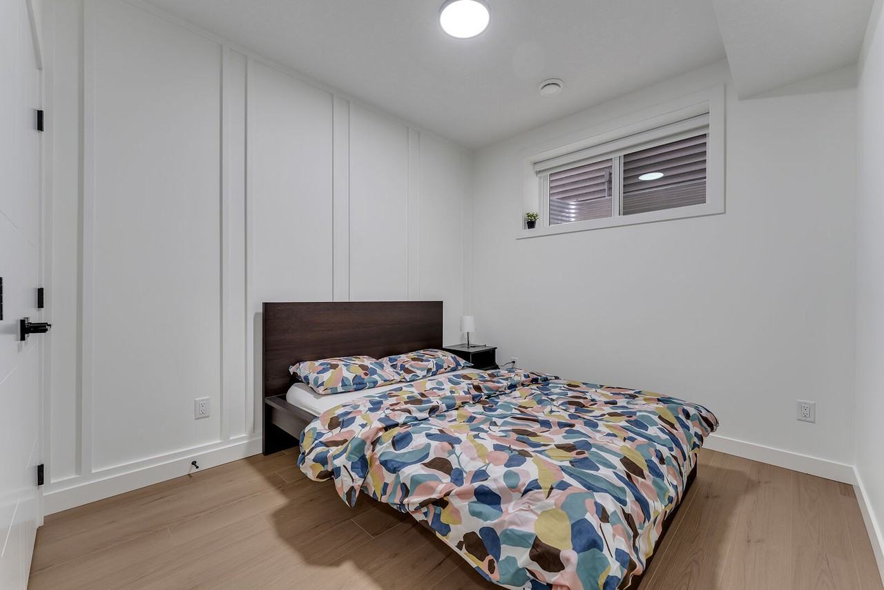 2056 Collip Cres Sw - Photo 6 of 9