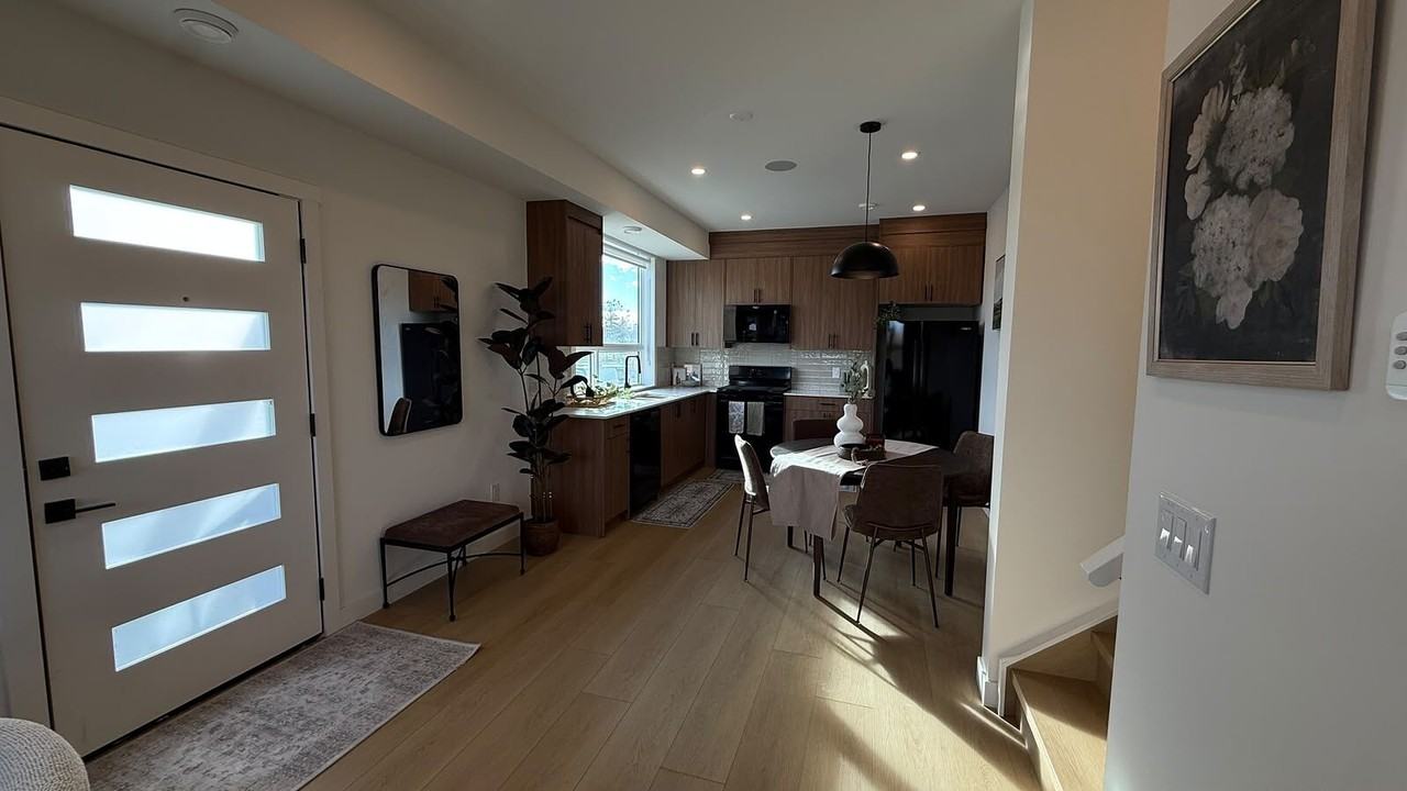 1339 - 1339 40 St Se - Photo 2 of 16