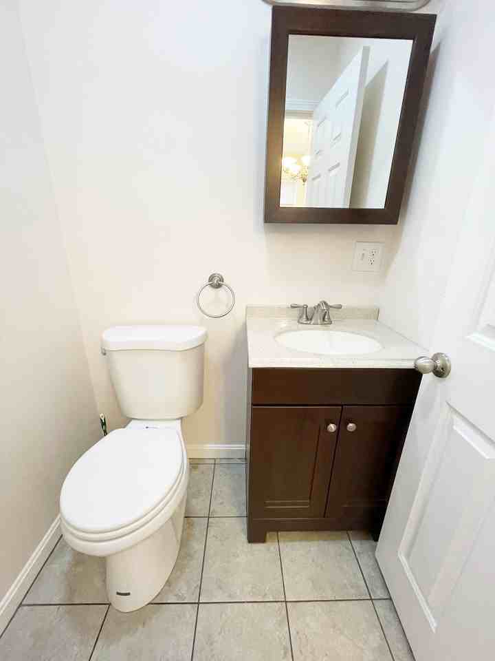 16 Oxford Rd #16 - Photo 6 of 23
