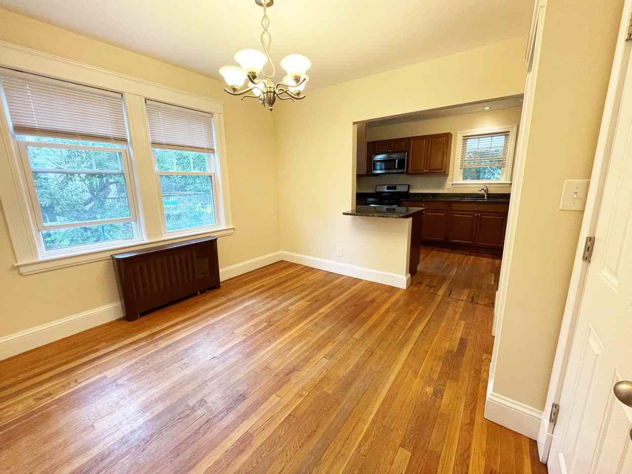 16 Oxford Rd #16 - Photo 5 of 23